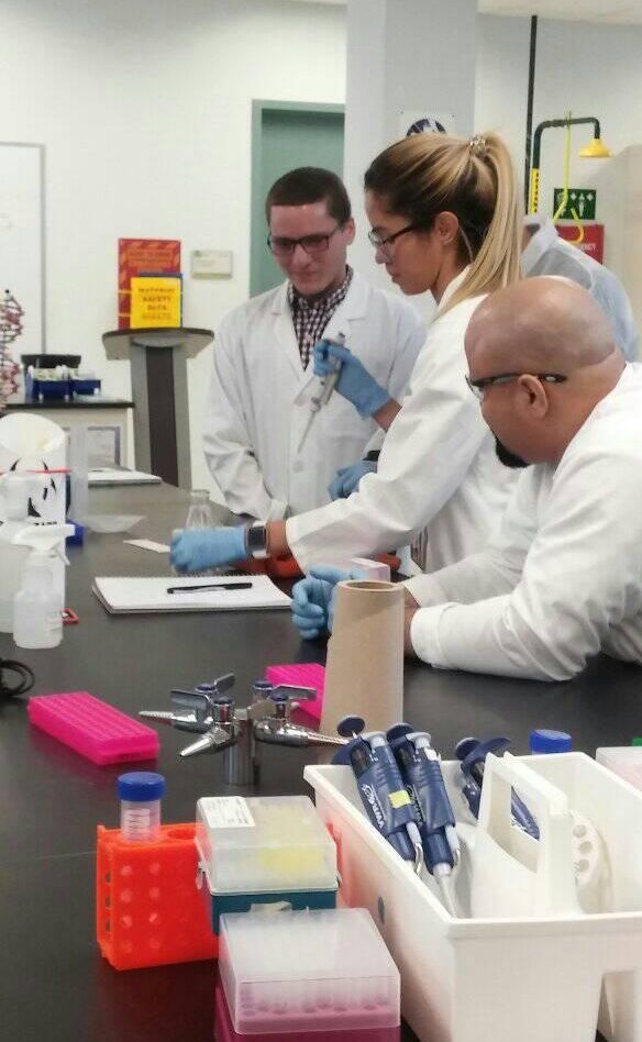 Curso Aplicación del PCR para detectar contaminación bacteriana - Dra. Ceidy Torres, Srta. Janmarys Torres (Técnica de laboratorio) - 29/septiembre/2019